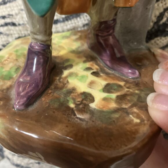 Halloween Antique Royal Doulton “The Mask Seller” Figurine Retired 2103 - Picture 13 of 16